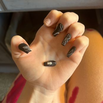 Alluring Nails - mail fell off within 2 days - Nail Salons Near Me - Anchorage, Alaska