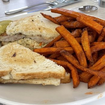 Island Grill - Mahi Ruben - Seafood Near Me - Islamorada, Florida