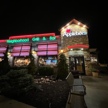 Applebee's Grill + Bar - Front - American Near Me - Woodbury, Minnesota