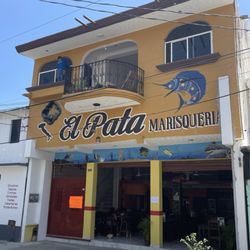 Restaurante El Pata - The restaurant front. The name should be changed to Bait-n-Switch Rip-Off