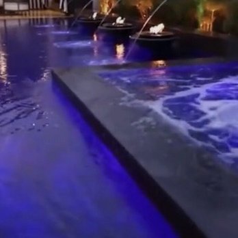 Calimingo Pools - Hot tub and pool lit up - Landscape Architects or Designers Near Me - Newport Beach, California Calimingo Pools - Hot tub and pool lit up - Landscape Architects or Designers Near Me - Newport Beach, California