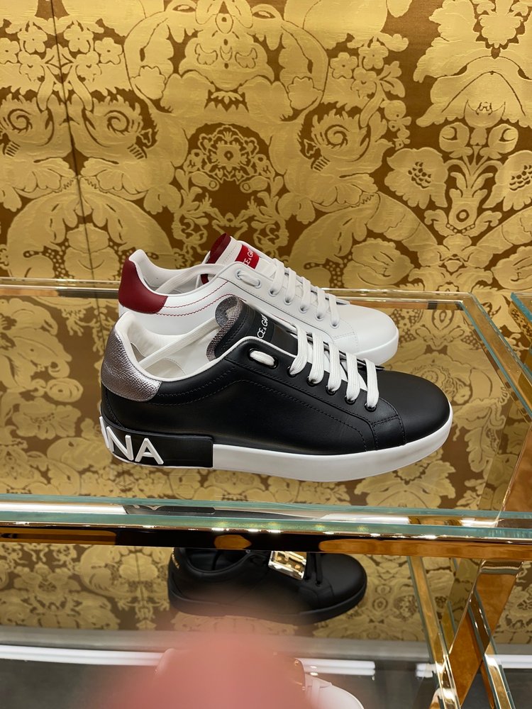Dolce & Gabbana Short Hills Logo