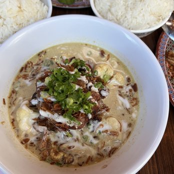 Eem - Green curry with crispy pork & roasted vegetables - Cocktail Bars Near Me - Portland, Oregon
