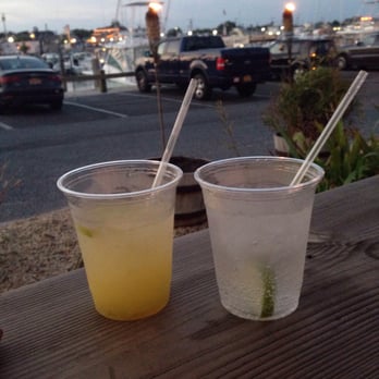 Lynn's Hula Hut - Mango Mint Margarita - Cocktail Bars Near Me - Montauk, New York
