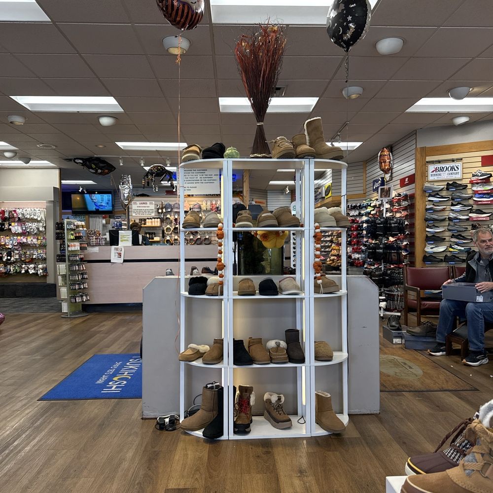 Lauries Shoes - Ugg selection - Shoe Stores Near Me - Saint Louis, Missouri Lauries Shoes - Ugg selection - Shoe Stores Near Me - Saint Louis, Missouri