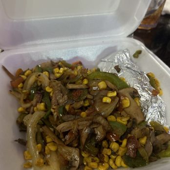 Del Sol Mexican Restaurante - Vegetarian fajita with corn tortillas on the side - Mexican Near Me - Laurel, Mississippi