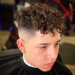 Revolution Barber Lounge - Mid-Fade