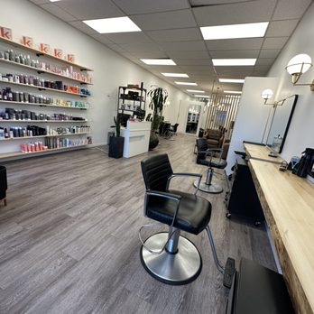 Workshop Salon - View of the salon from the front of the salon looking back. - Hair Salons Near Me - Vancouver, British Columbia Workshop Salon - View of the salon from the front of the salon looking back. - Hair Salons Near Me - Vancouver, British Columbia