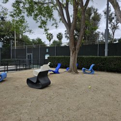 Montanoso Recreation Center - Basketball and Tennis courts