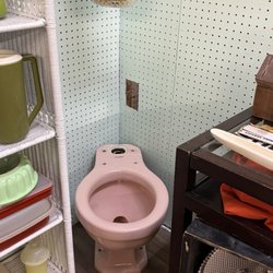 Middletown Peddlers Mall - They had everything from the kitchen sink to the bathroom commode
