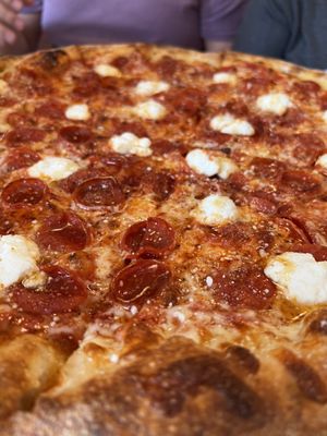 Zee's Pizzeria by null