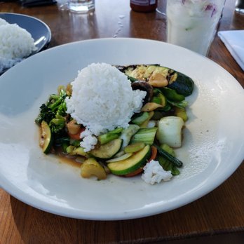 Aloha Mixed Plate - Veggie stir fry - Hawaiian Near Me - Lahaina, Hawaii Aloha Mixed Plate - Veggie stir fry - Hawaiian Near Me - Lahaina, Hawaii