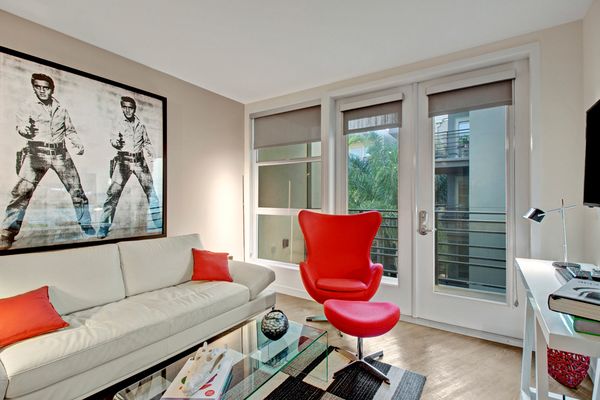 Fiona WeHo Apartments by null