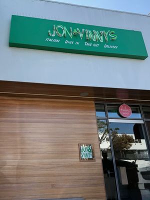 Jon & Vinny's Brentwood by null