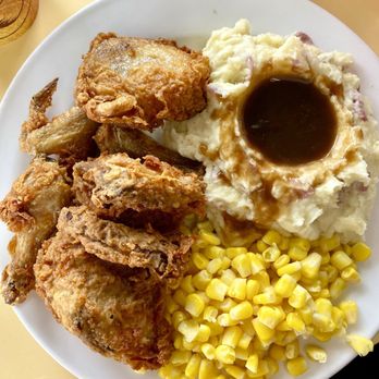 Seaplane Diner - Fried chicken lunch - Diners Near Me - Providence, Rhode Island