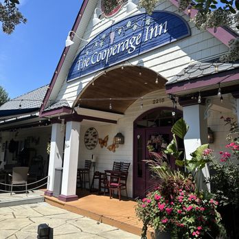 Cooperage Inn - Patio - Comfort Food Near Me - Baiting Hollow, New York