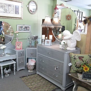 Carpetbagger Collectibles - Antiques Near Me - Newport, Pennsylvania