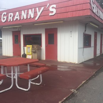 Granny's Kitchen - Outdoor seating - Breakfast & Brunch Near Me - Weaverville, North Carolina Granny's Kitchen - Outdoor seating - Breakfast & Brunch Near Me - Weaverville, North Carolina