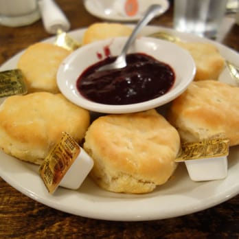 417 Union - Half Dozen Buttermilk Biscuits with Housemade Blackberry Jam - Breakfast & Brunch Near Me - Nashville, Tennessee