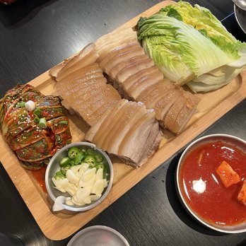 Moo Bong Ri Korean Restaurant - Korean Near Me - Oakland, California Moo Bong Ri Korean Restaurant - Korean Near Me - Oakland, California