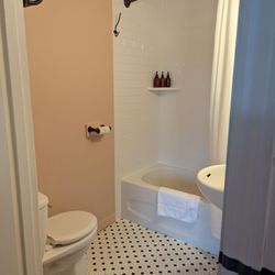 The June Motel - Bathroom.