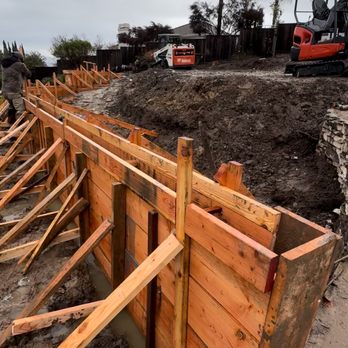 Stones Landscaping - Concrete retaining wall formwork in progress. - Landscaping Near Me - San Jose, California Stones Landscaping - Concrete retaining wall formwork in progress. - Landscaping Near Me - San Jose, California