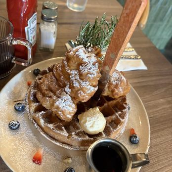 Chom Thai Kitchen - Fried chicken waffle - Thai Near Me - Concord, California Chom Thai Kitchen - Fried chicken waffle - Thai Near Me - Concord, California