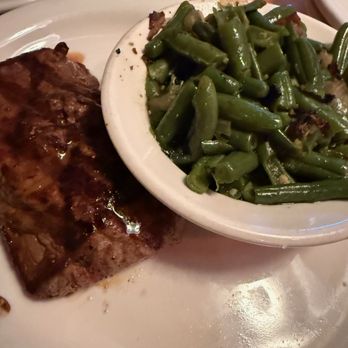 Texas Roadhouse - 6ox sirloin steak with green beans - Barbeque Near Me - Tracy, California Texas Roadhouse - 6ox sirloin steak with green beans - Barbeque Near Me - Tracy, California