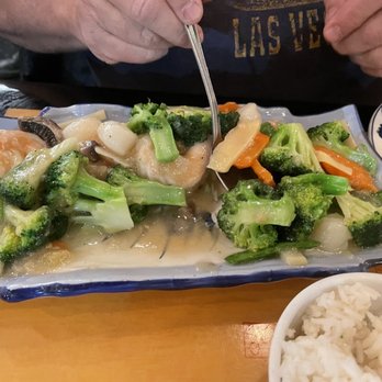 Szechuan Cafe - Custom made for my partner. It included shrimp and scallops and Chinese vegetables in a white sauce - Szechuan Near Me - Pasadena, Maryland