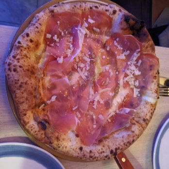Song E Napule - pizza with prosciutto and truffle cream - Pizza Near Me - New York, New York Song E Napule - pizza with prosciutto and truffle cream - Pizza Near Me - New York, New York