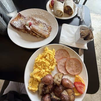 Sweet E's Cafe - Breakfast Burrito, stuffed French toast, - Cafes Near Me - Honolulu, Hawaii Sweet E's Cafe - Breakfast Burrito, stuffed French toast, - Cafes Near Me - Honolulu, Hawaii