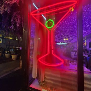 Kit Kat Club - $9 happy hour - Lounges Near Me - Chicago, Illinois