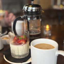 Inizio - Panna cotta - chamomile pudding with strawberries, basil & balsamic syrup