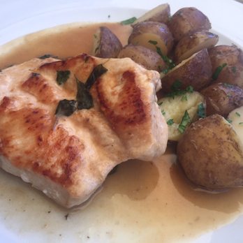 Lokál Nad Stromovkou - Chicken with pan sauce and potatoes- one of the best dishes ever!!!!!! - Czech Near Me - Prague, Puerto Rico