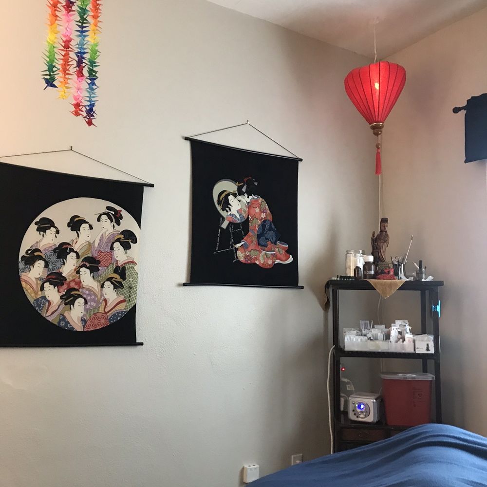Earth Moon Acupuncture - Patient room - Acupuncture Near Me - Salem, Oregon