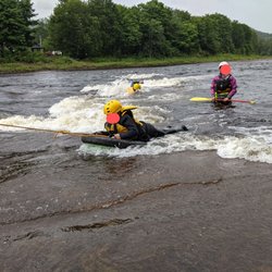 Expéditions Nouvelle Vague - Rafting - Board and body surfing.
