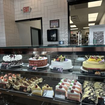 85°C Bakery Cafe-Niles - Bakeries Near Me - Niles, Illinois