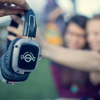 ZEROdB - Silent disco headset - DJs Near Me ZEROdB - Silent disco headset - DJs Near Me