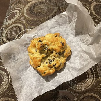 Levain Bakery - Oatmeal Raisin Cookie - Bakeries Near Me - Chicago, Illinois
