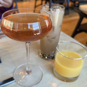 Bronzeville Winery - Drinks: chai in the Chi, pomegranate mimosa and orange juice - New American Near Me - Chicago, Illinois Bronzeville Winery - Drinks: chai in the Chi, pomegranate mimosa and orange juice - New American Near Me - Chicago, Illinois