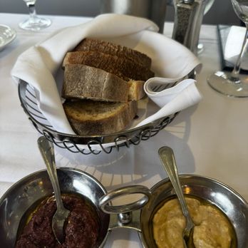Lucio's - Italian Near Me - Closter, New Jersey