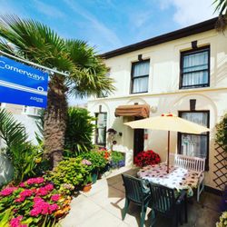 Cornerways Guest House - Our little walled garden