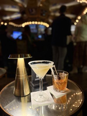 The Carousel Bar & Lounge by null