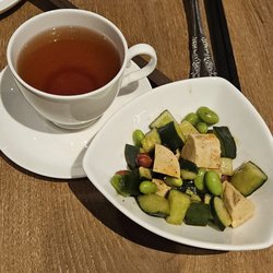 紫玉蘭 - Tea and snacks upon arrival