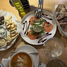 Sampler, burrata and meatballs