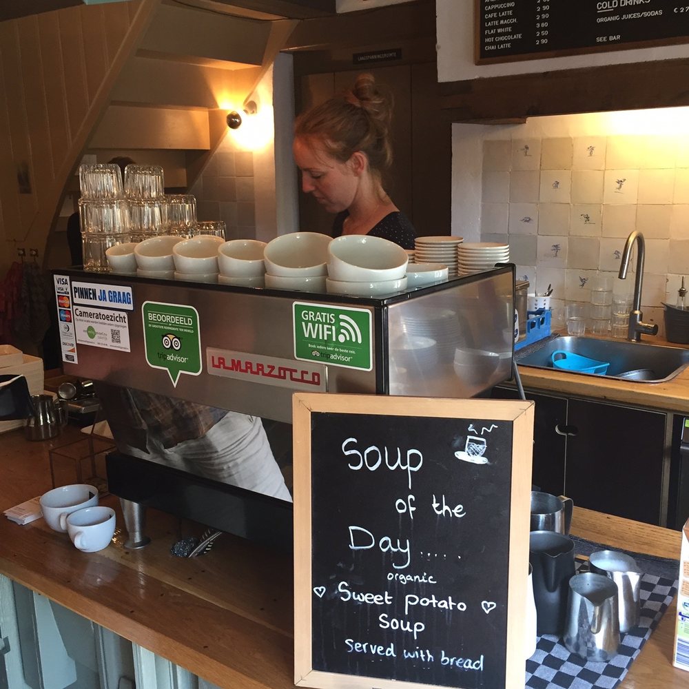De Koffieschenkerij - Coffee & Tea Near Me - Amsterdam, New Hampshire
