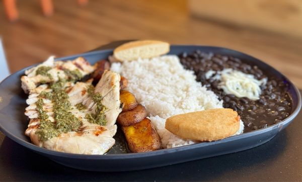 Pa’l Carajo Arepa Lounge by null
