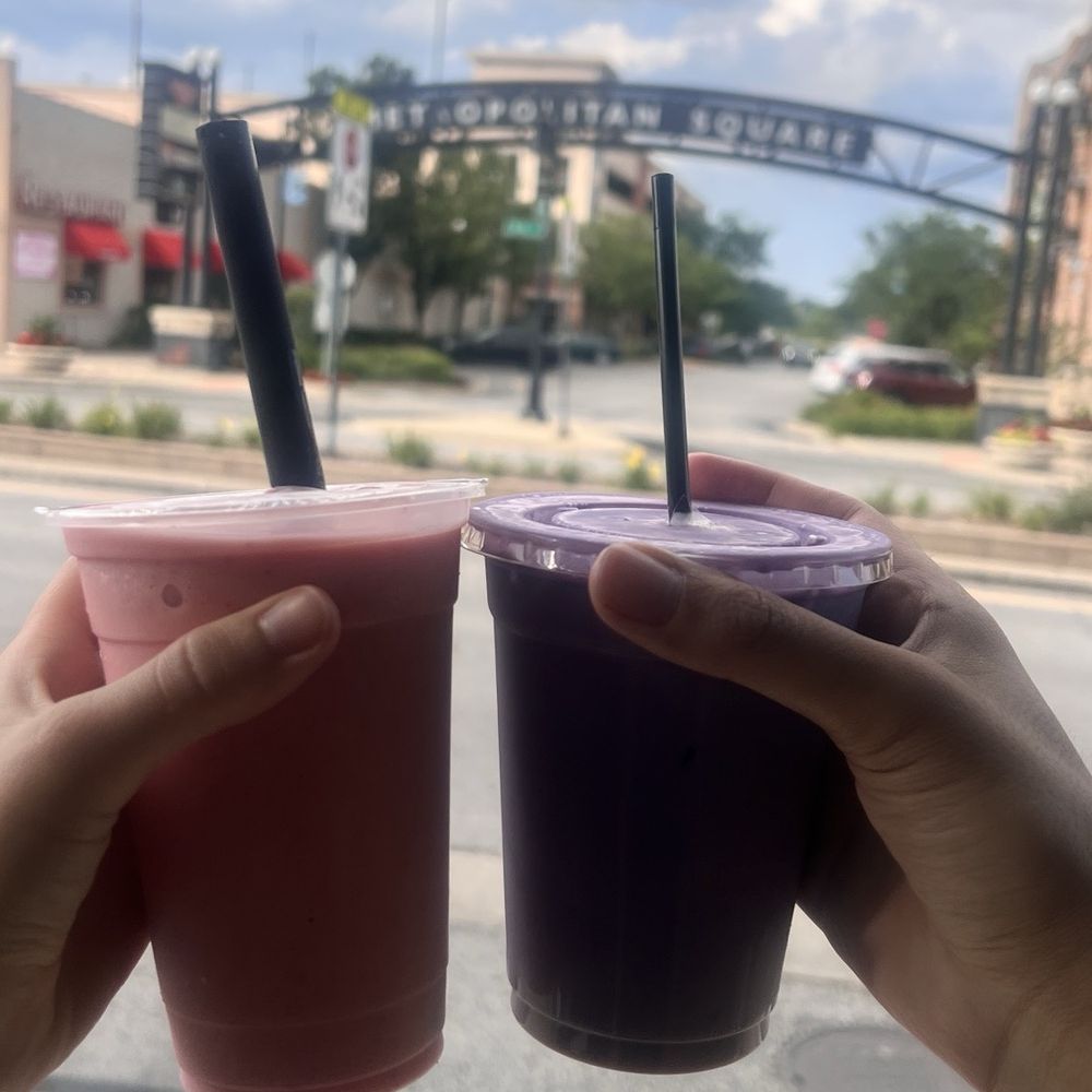Brew Coffee Lab - Strawberry Smoothie and Ubechatta Latte - Coffee & Tea Near Me - Des Plaines, Illinois