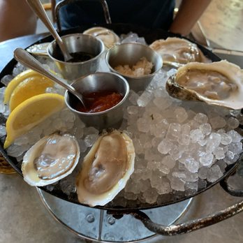 La Lucha - Assorted raw oysters - Seafood Near Me - Houston, Texas La Lucha - Assorted raw oysters - Seafood Near Me - Houston, Texas