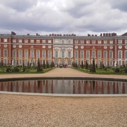 Booking With Elizabeth - Hampton Court Palace, UK